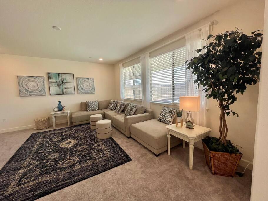 Brand-New, Beautiful & Stylish Home In Sacramento! エクステリア 写真
