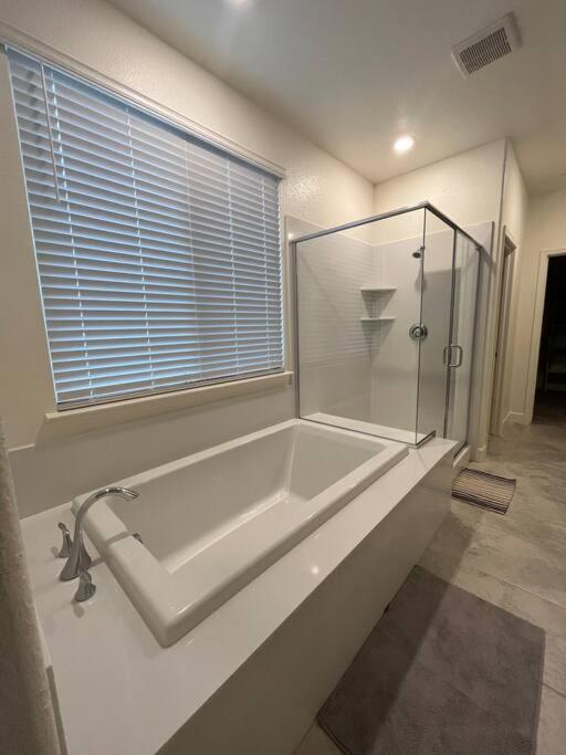 Brand-New, Beautiful & Stylish Home In Sacramento! エクステリア 写真