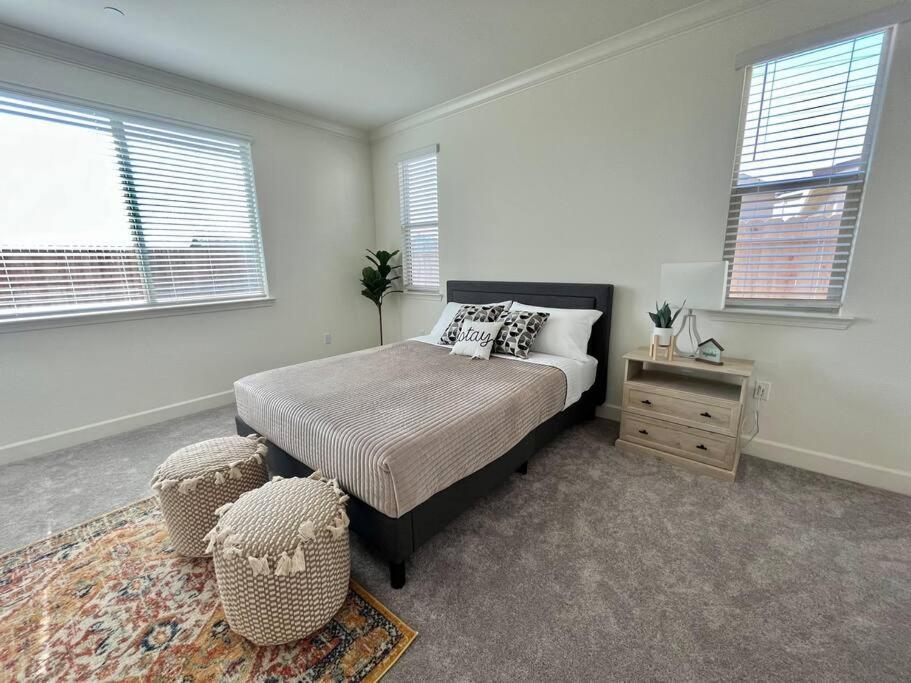 Brand-New, Beautiful & Stylish Home In Sacramento! エクステリア 写真